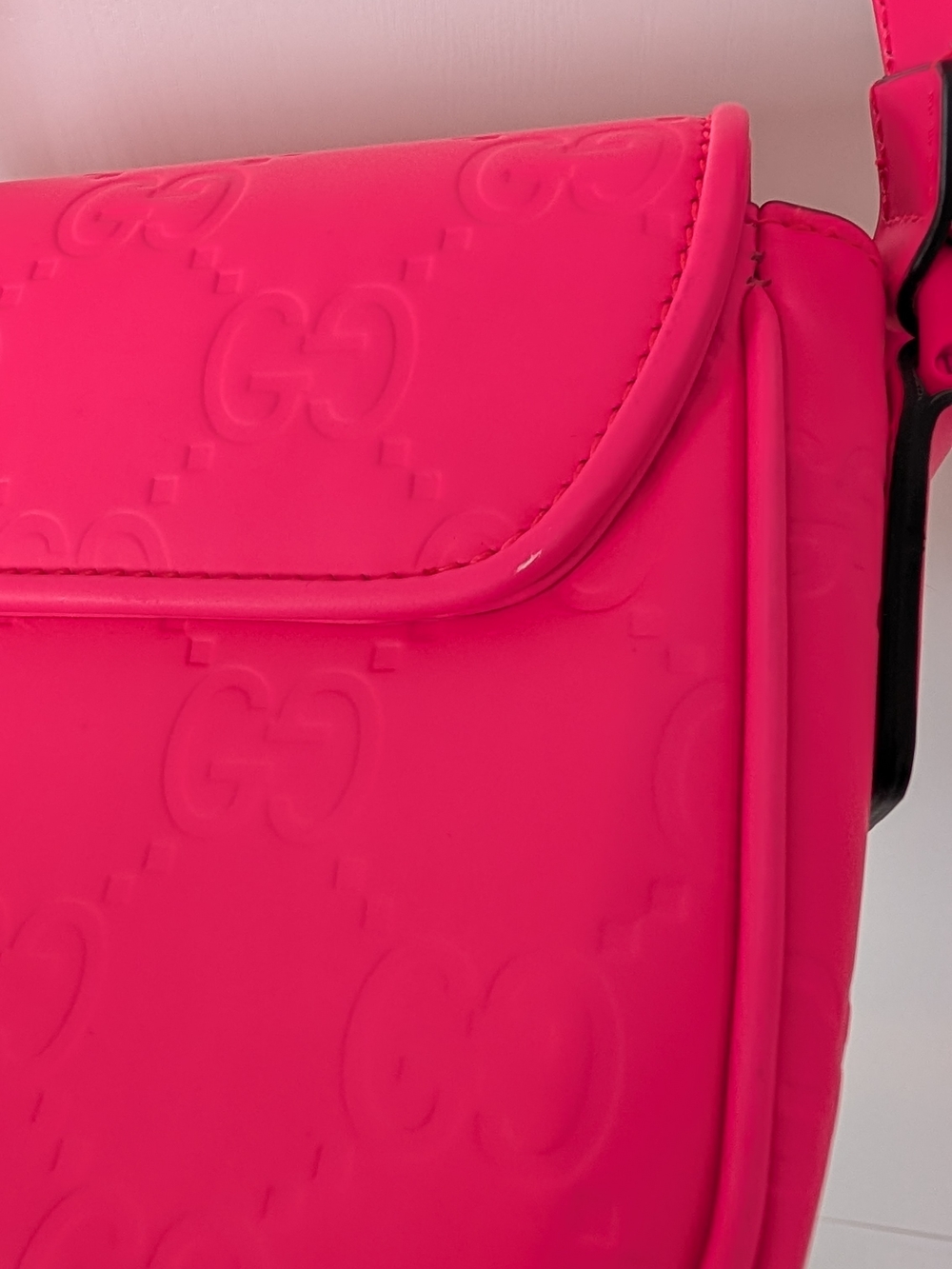 Gucci Pink Embossed GG Crossbody Bag - Picture 11 of 12